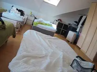 Camsoda Live Porn of voyeurcam-julmodels-bed-1