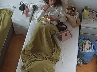 Camsoda Free Porn Cam of voyeurcam-julmodels-bed-7