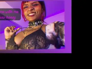 Chaturbate Live Porn of morticia_420