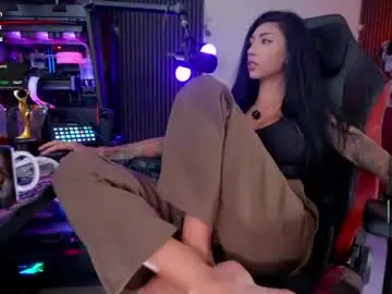 Chaturbate Free Live Porn of evelyne92