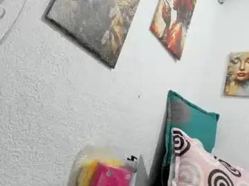 Chaturbate Live Sex Cam of naniis_wish