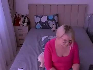 Chaturbate Watch Live Sex Cams of sabrinamacmarren