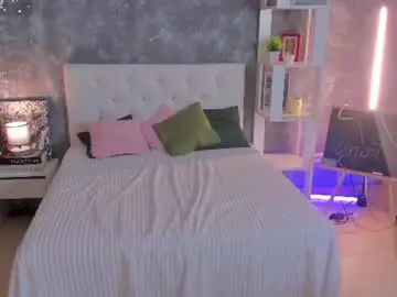 Chaturbate Live Sex Cam of shiny_lisss