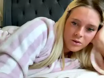 Chaturbate Adult Video Chat of littleblonde010