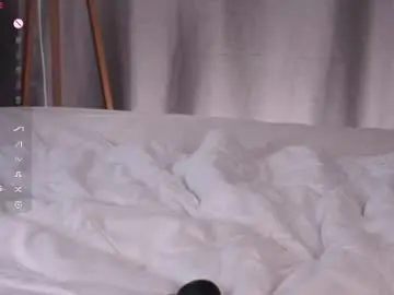 Chaturbate Live Sex Cam of cinacandy