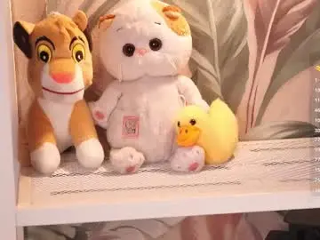 Chaturbate Live Sex Cam of zara_shine