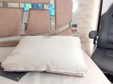 Chaturbate Nude Webcam of cristine_colins