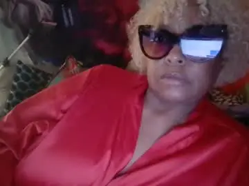 Chaturbate Live Porn of ebonydezire00