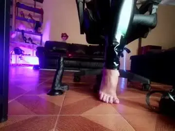 Chaturbate Private Sex Chat of monicamaxwell2
