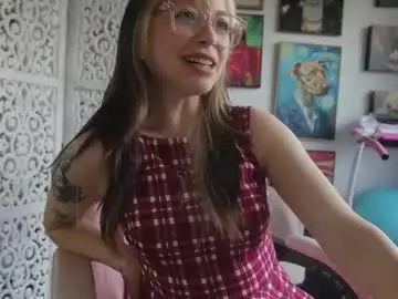 Chaturbate Nude Webcam of makiyahbelle2