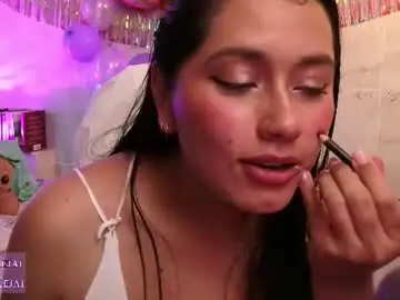 Chaturbate Best live sex cam show of lauraruiz1