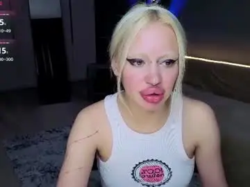 Chaturbate Live Sex Cam of luna_beverly