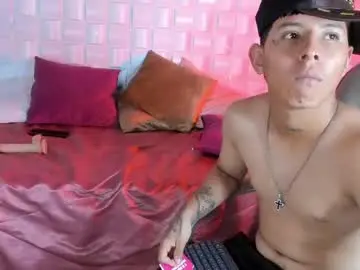 Chaturbate Live Sex Cam of sheylan_jaicob