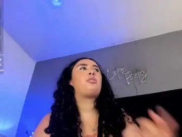Chaturbate Free Porn Cam of isaxcurves