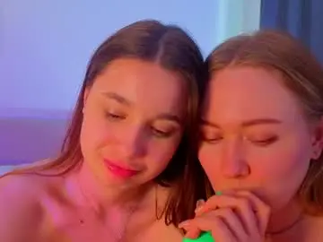 Chaturbate Live Sex Cam of pheellisellis