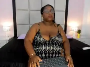 Chaturbate Live Sex Cam of treisyvixen