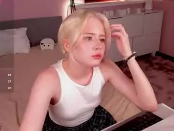 Chaturbate Best live sex cam show of kiki_peach