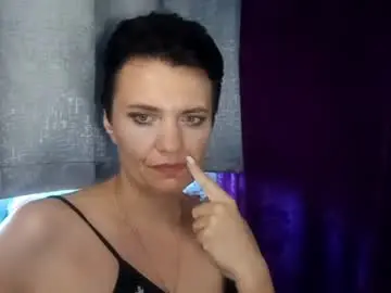Chaturbate Live Sex of hotmamaqueen234