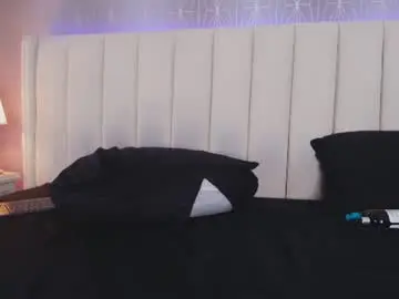 Chaturbate Live Sex Cam of mia_medina