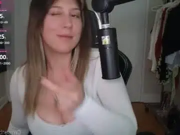 Chaturbate Live Sex Cam of alexa_dream