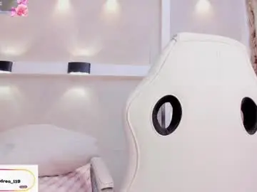 Chaturbate Live Sex Cam of julianna_smith