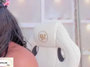 Chaturbate Live Sex Cam of julianna_smith