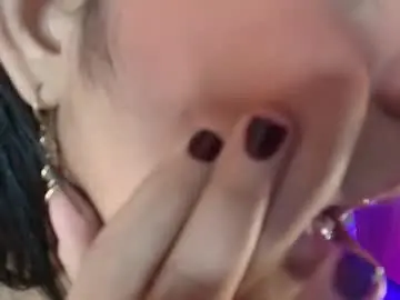 Chaturbate Live Porn of yungelitamor_