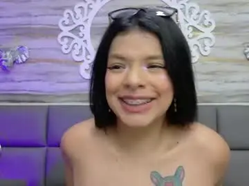 Chaturbate Live Sex Cam of yungelitamor_