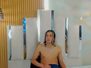 Chaturbate Live Sex Cam of bellaandvestiacs