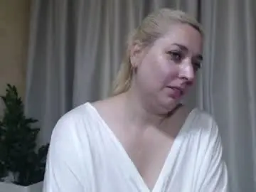 Chaturbate Live Sex Cam of ohsweetiren