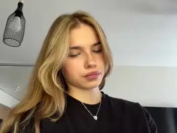 Chaturbate Watch Live Sex Cams of laurineleconey