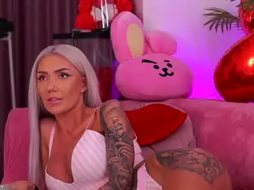 Chaturbate Live Sex Cam of therealfallingangel