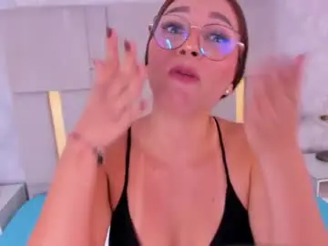 Chaturbate Live Sex Cam of milasaenz1