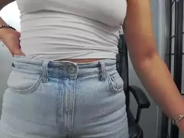 Chaturbate Watch Live Sex Cams of yaraxcox