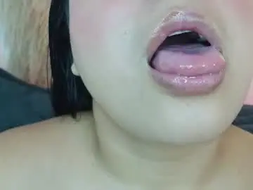 Chaturbate Nude Webcam of bella_saint33