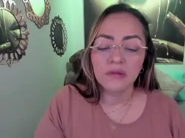 Chaturbate Live Sex Cam of marianalopez81
