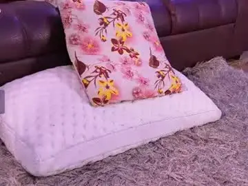 Chaturbate Live Sex Cam of lara_giraldo