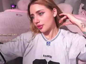 Chaturbate Live Sex Cam of nina_mon