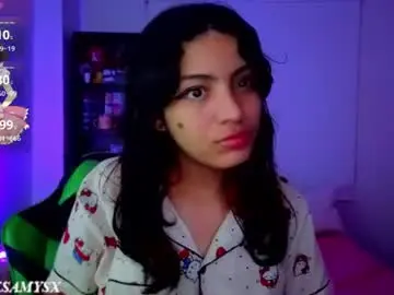 Chaturbate Watch Live Sex Cams of helia_n_amy