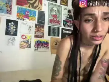 Chaturbate Adult Video Chat of niahhierodula