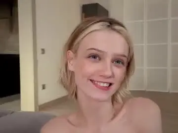 Chaturbate Live Sex Cam of evangel111