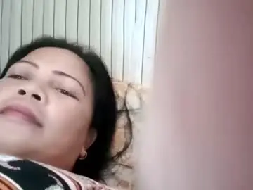 Chaturbate Live Sex Cam of yadly143