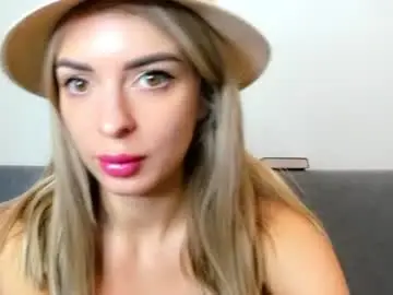 Chaturbate Live Sex Cam of ellen_flow