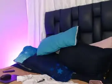 Chaturbate Nude Webcam of bella_lr