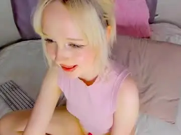Chaturbate Live Sex Cam of lissylil