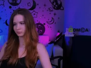 Chaturbate Live Sex Cam of caroline_honeyy