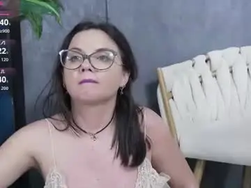 Chaturbate Live Sex Cam of roxie_anne