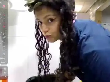 Chaturbate Free Porn Cam of diamond_curls05