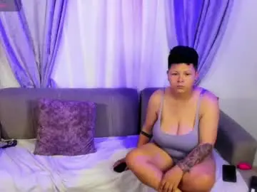 Chaturbate Nude Webcam of miaandmolly_