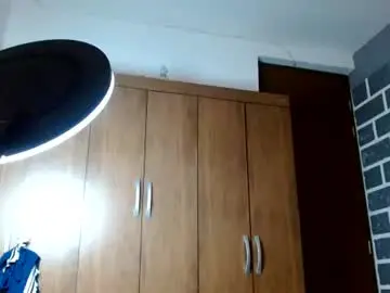 Chaturbate Live Sex Cam of lollytammy01